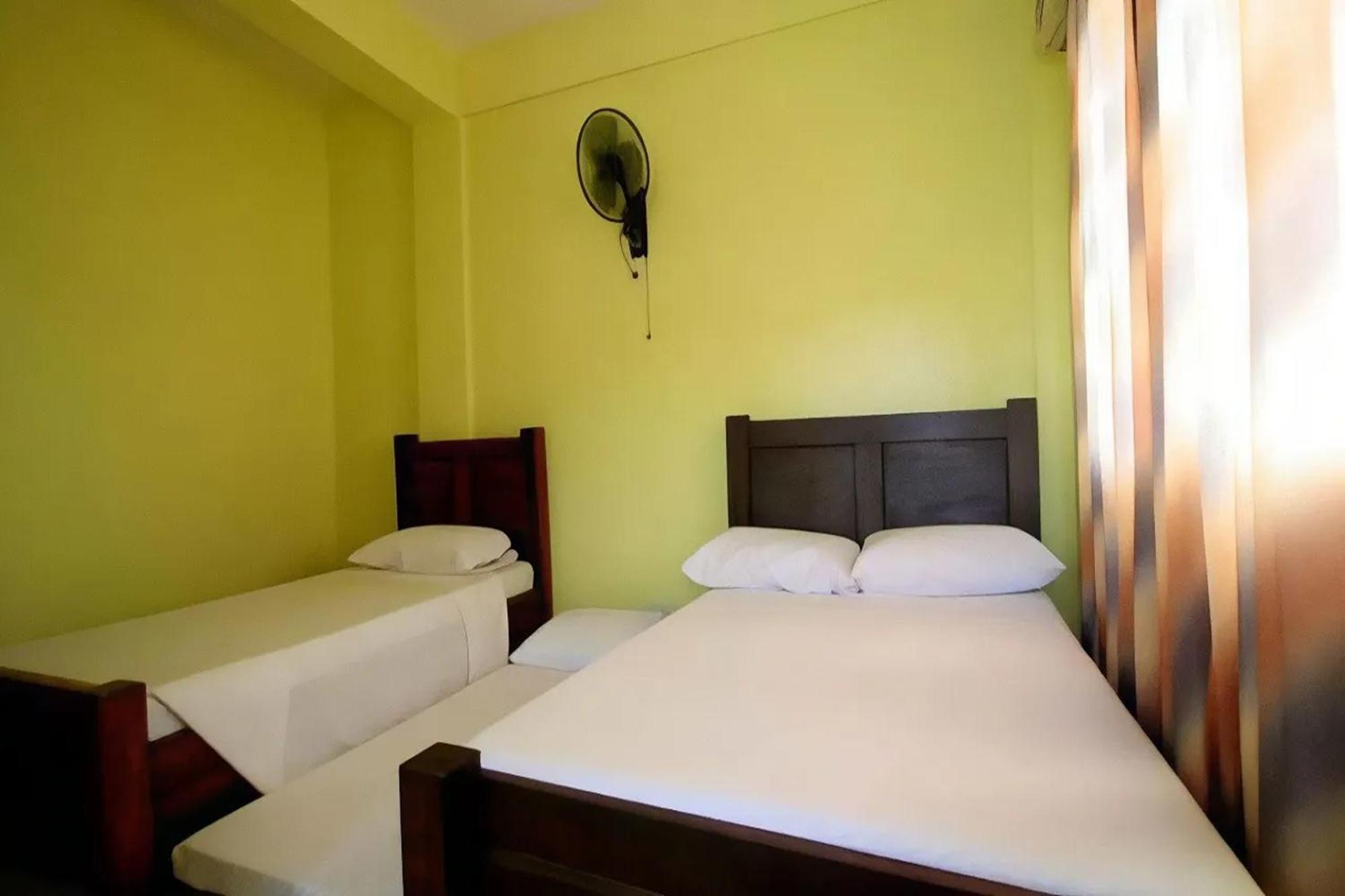 Luis Bay Travellers Lodge קורון מראה חיצוני תמונה